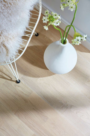 BOEN 3-Strip 14 mm Oak Transparent Andante, Live Pure